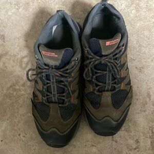 MOUNTAIN WAREHOUSE HIKING